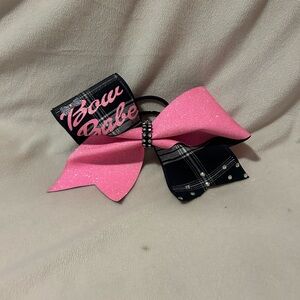 Pink & Black BowinaBox.com bow.